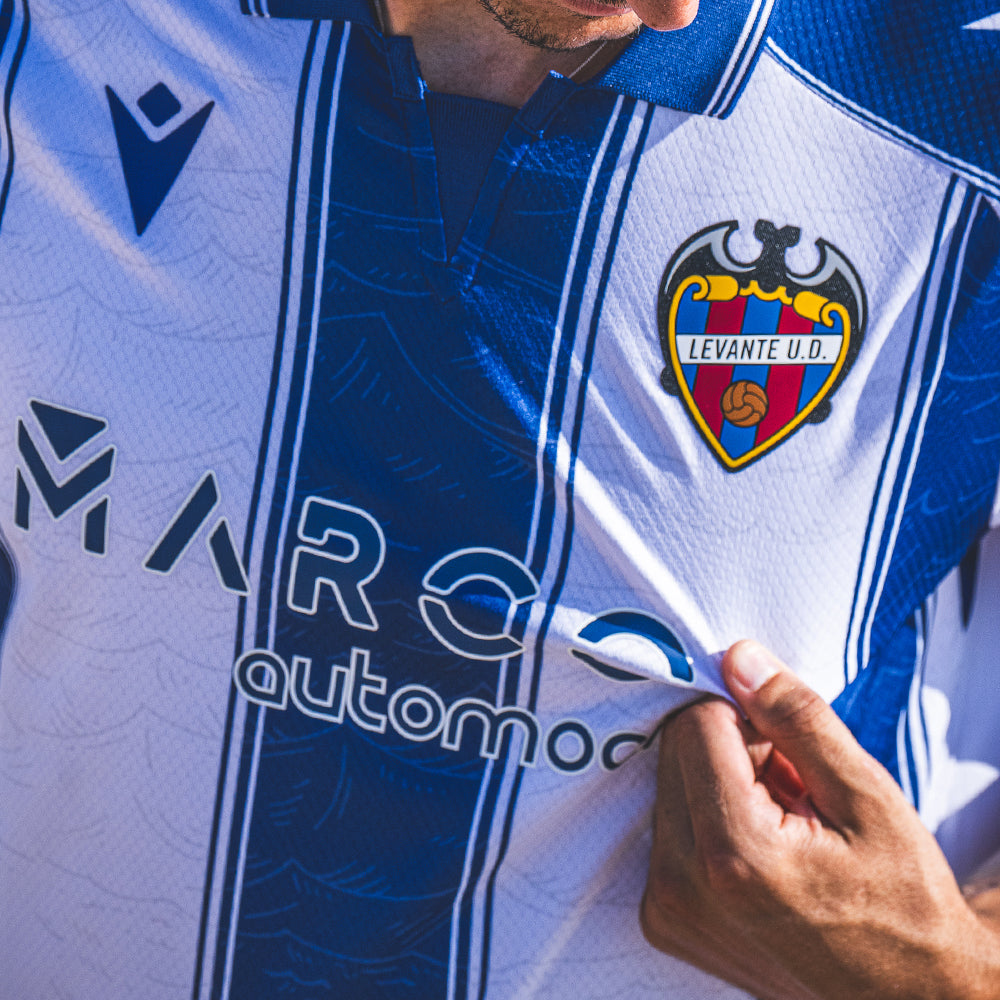 Segunda equipación Levante UD