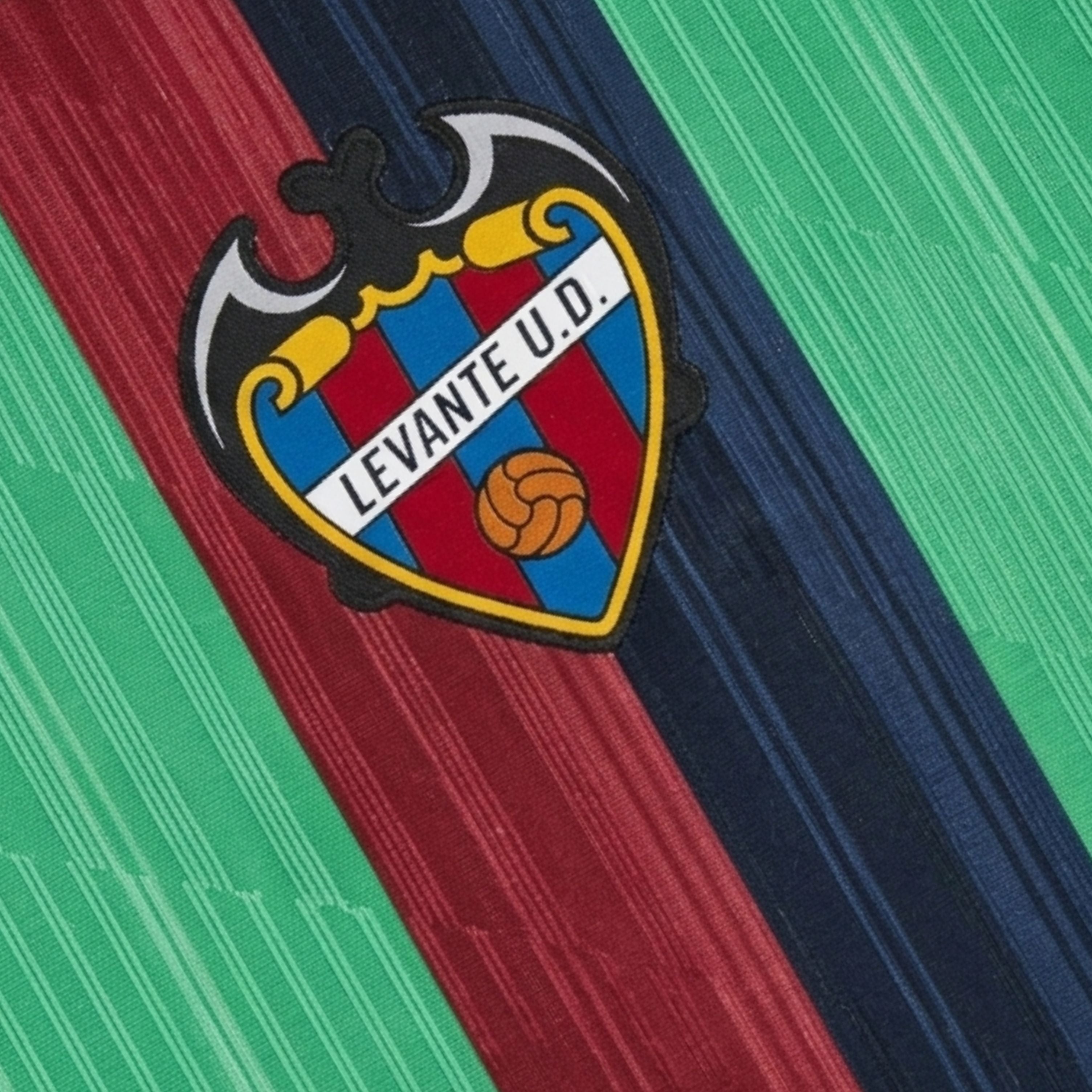 Tercera equipació Levante UD