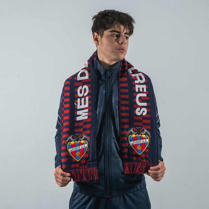Bufanda 'Més del que creus' del Levante UD